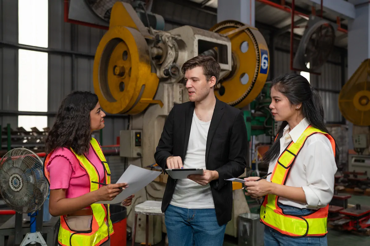 Gen Z & Millennial Hiring and Retention Checklist (2025) 1 Hiring & Retaining Gen Z and Millennials